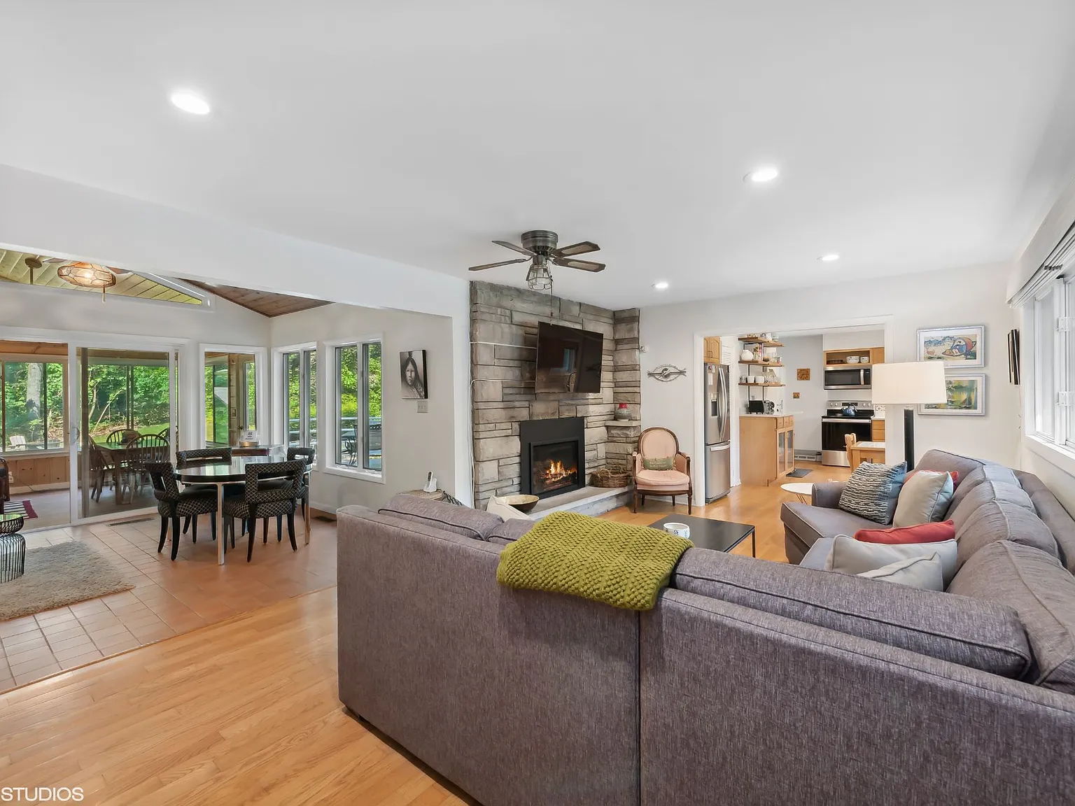 4 bed, $10,500 — Photo 1