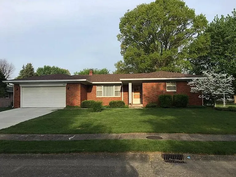 8238 Linda Leigh Ln — Photo 1