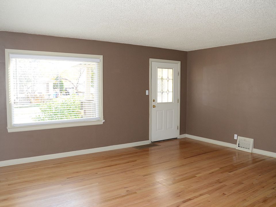 Entry/Living