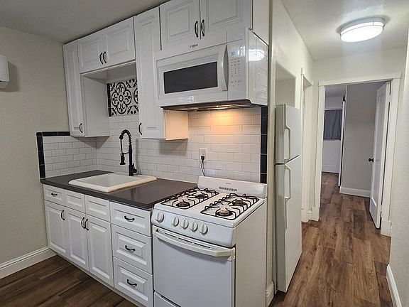 2nd image of 2423 L St Unit 1