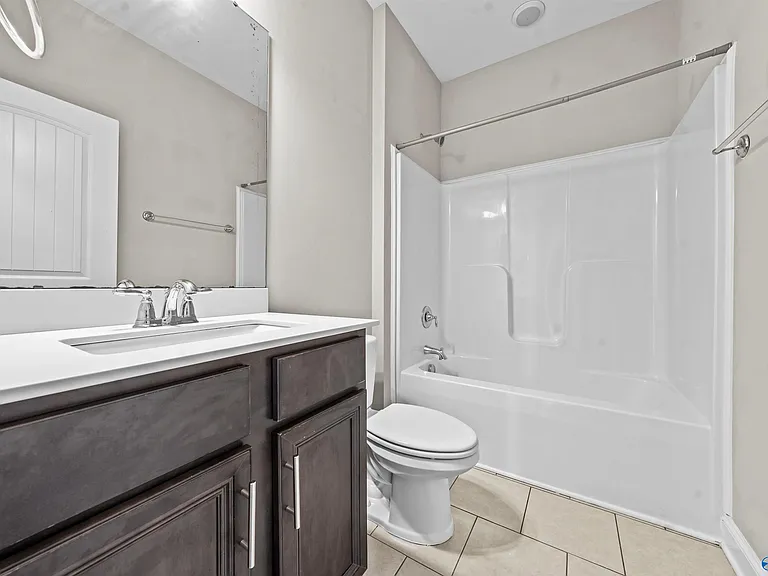 104 Erskin Parcus Dr — Photo 31