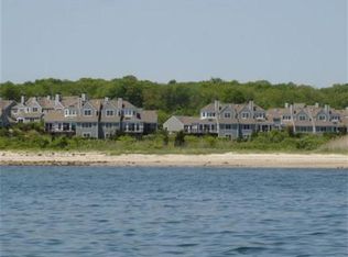 1 Hidden Bay Dr, Dartmouth, MA 02748