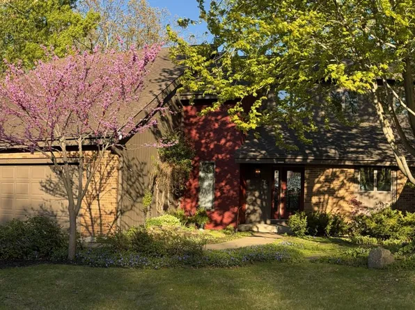 8655 Hunters Way, Apple Valley, MN 55124