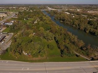 423 Offutt Ln, North Aurora, IL