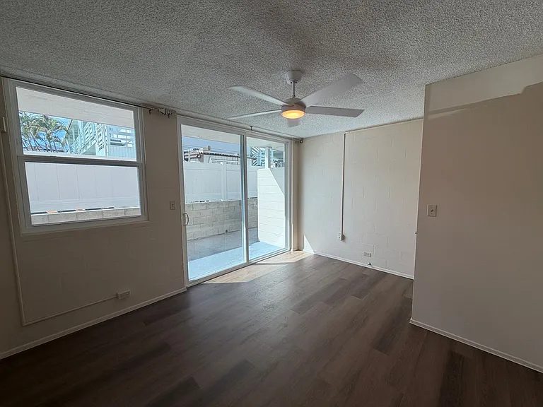 1650 Stillman Ln — Photo 3