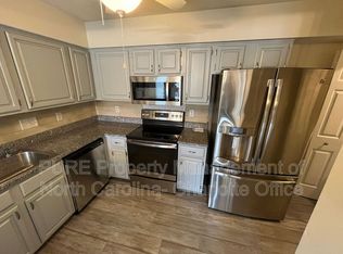 5849 Harris Grove Ln, Charlotte, NC 28212