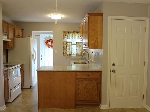 3rd image of 4321 Lynnbrook Dr