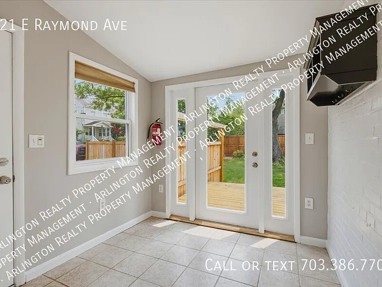 121 E Raymond Ave — Photo 25