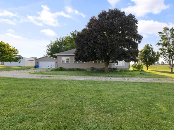 33864-2990 North Ave, La Moille, IL 61330