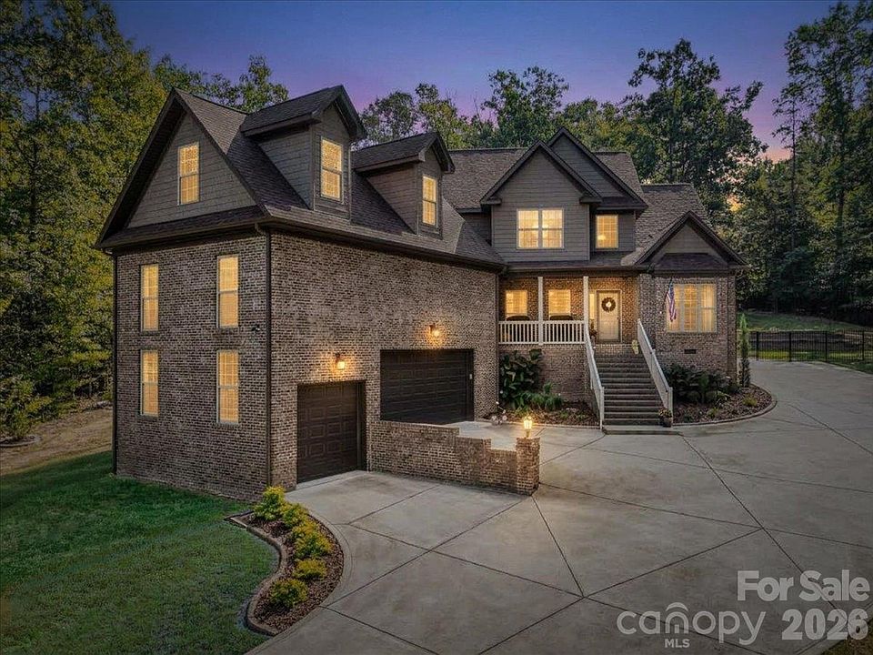 1st image of 330 Woodland Glen Rd