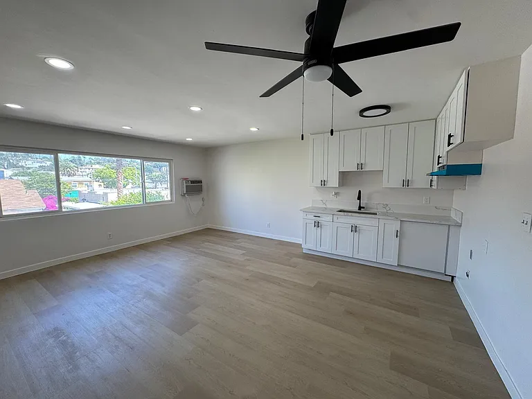 4315 Burns Ave #112 — Photo 10