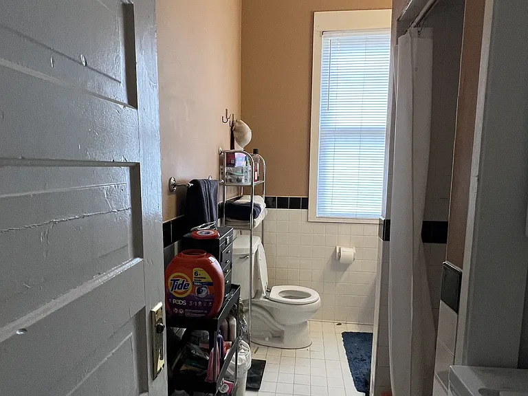 502 Greenwood Ave NE #1 — Photo 16