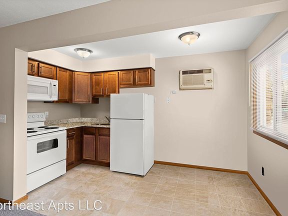 4th image of 705 2nd St NE APT 202