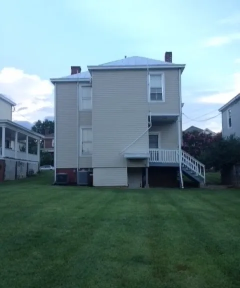 107 Yeardley Ave — Photo 2