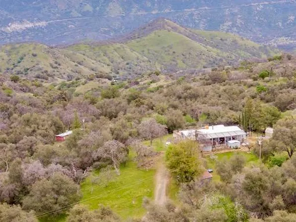 38258 Sumac Ln, Squaw Valley, CA 93675