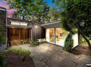 636 Jones Rd, Englewood, NJ 07631