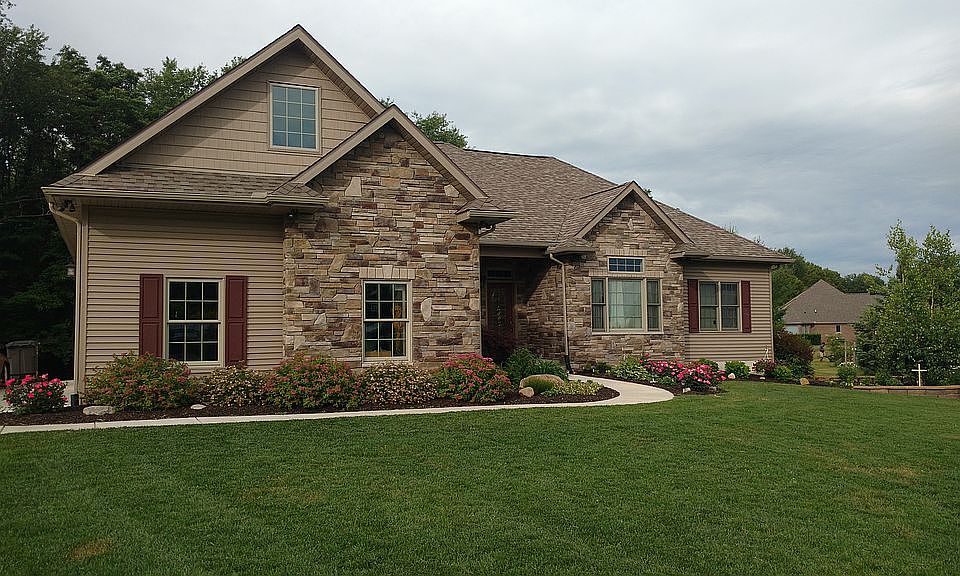 1st image of 9807 Goldfinch Ct