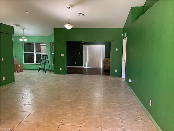 2nd image of 851 Bancroft Ave