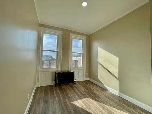 Rented by Evergreen Realty & Investments | media 10