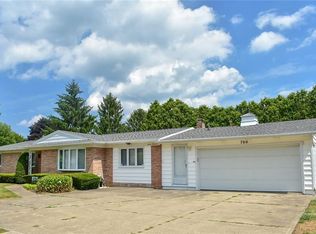 700 Five Mile Line Rd, Webster, NY 14580