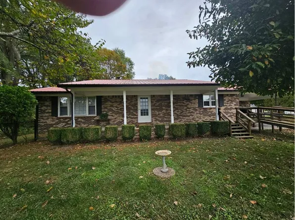 4213 Clark Rd, Cookeville, TN 38506