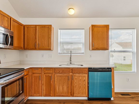 5th image of 231 Endora St