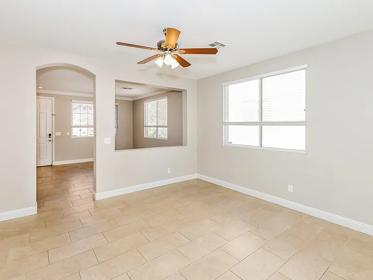 486 Kirkstone Way — Photo 8