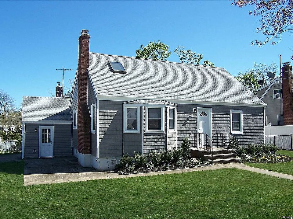 1st image of 32 N Crescent Dr