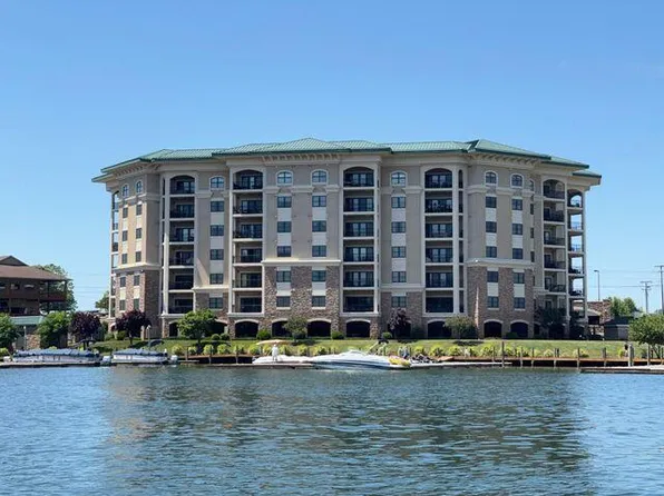 100 Bridgewater Pointe Pl Unit 106, Moneta, VA 24121