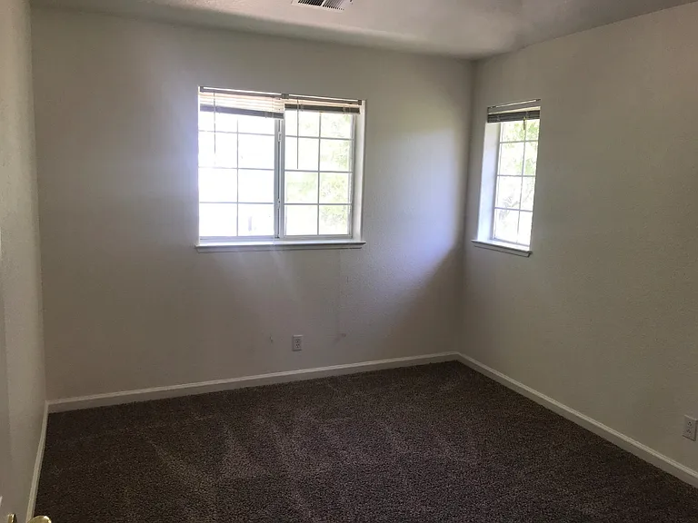 494 Len Cir — Photo 11