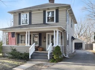 9 Waterview Ave, Riverside, RI 02915