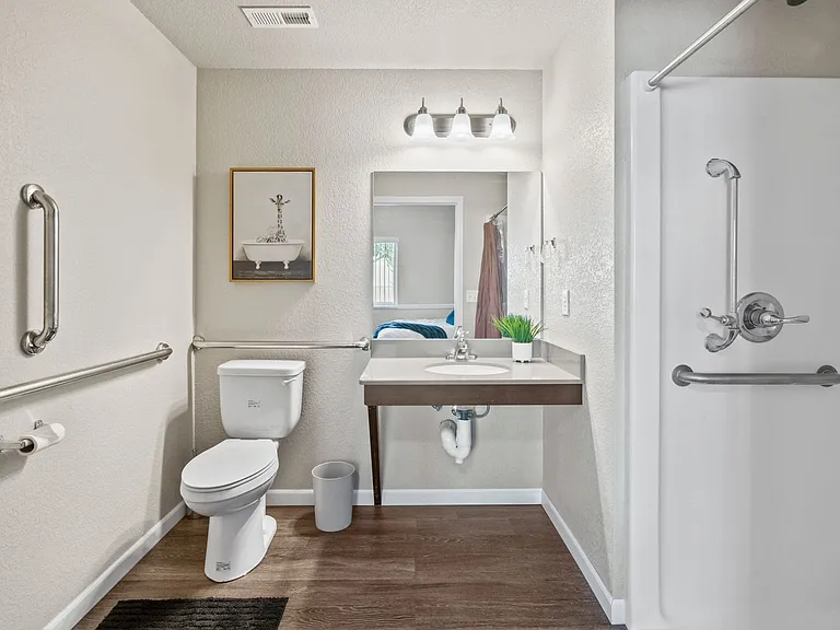 Willow Falls Apartments — Photo 40