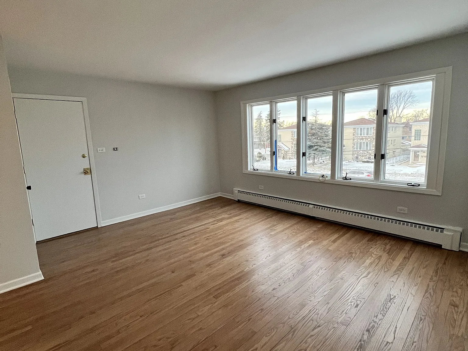 2 bed, 1000 sqft, $2,000 — Photo 2