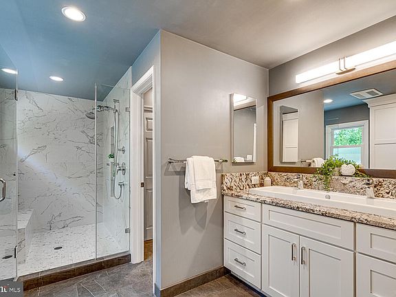5th image of 4504 Sunflower Dr