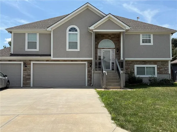 11331 Yecker Ave, Kansas City, KS 66109