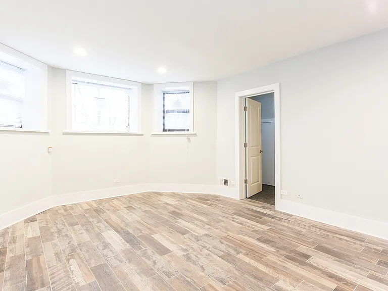 2922 1/2 W Logan Blvd #G — Photo 15