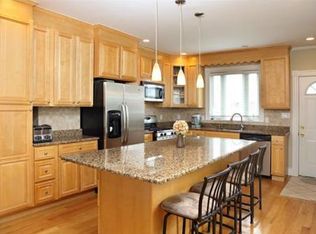 127 Bridge St UNIT 127, Newton, MA 02458