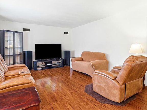 5th image of 506-508 Irvington Ave