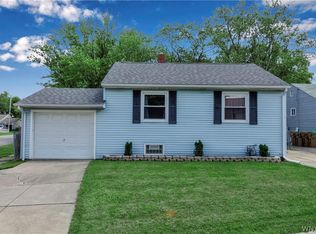 9 Kingswood Dr, Cheektowaga, NY 14225