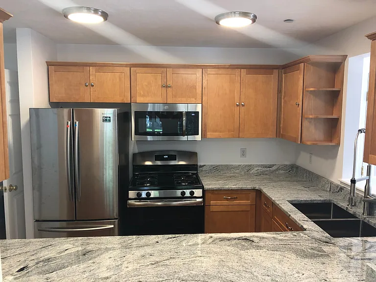 18 Russell Pl — Photo 9