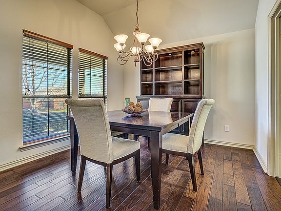 3rd image of 313 Shepherds Ln