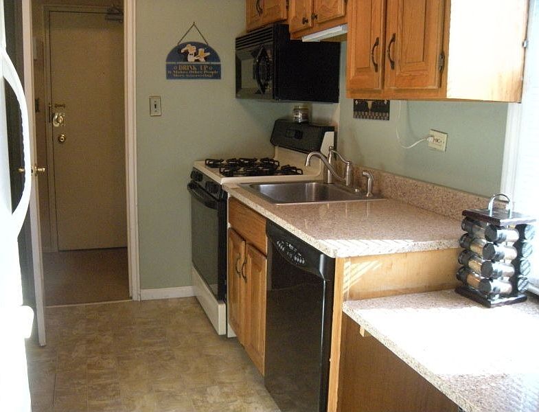 1st image of 349 Bloomfield Ave #76