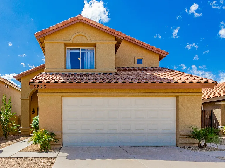 3223 E Poinsettia Dr — Photo 37