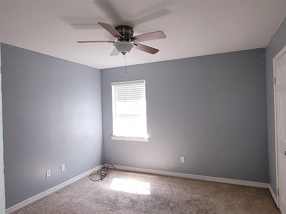 4th image of 960 Requin Ln