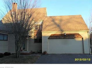 1 Arrowwood Ct, Granby, CT 06035