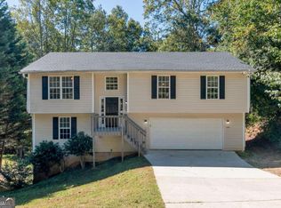 1054 Bridle Creek Dr, Flowery Branch, GA 30542