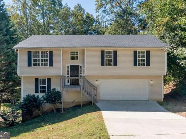 1054 Bridle Creek Dr, Flowery Branch, GA 30542