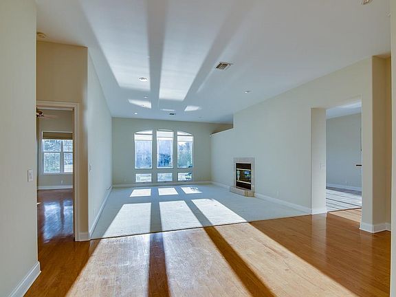 5th image of 4755 Saint James Ave