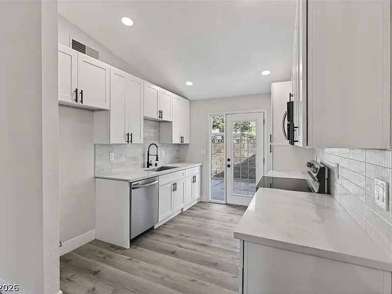 6529 Pinon Pine Way — Photo 10