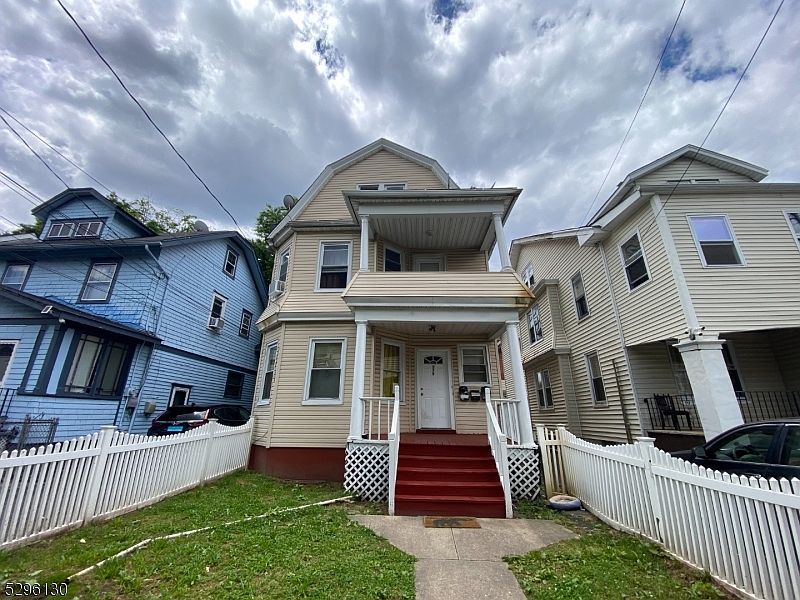 1st image of 579 Stuyvesant Ave